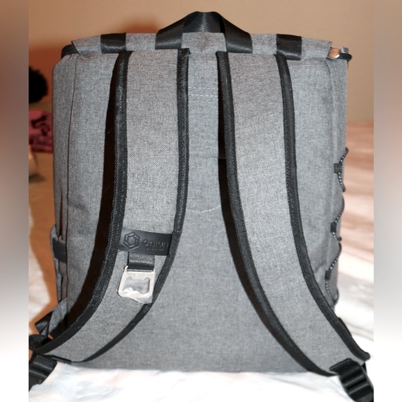 A Picnic Time brand OTG Traverse Backpack Cooler Hiking Backpack - Picture 12 of 12